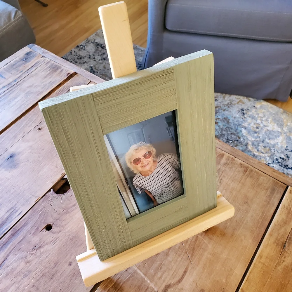 Pottery Barn Wooden Photo Display Easel